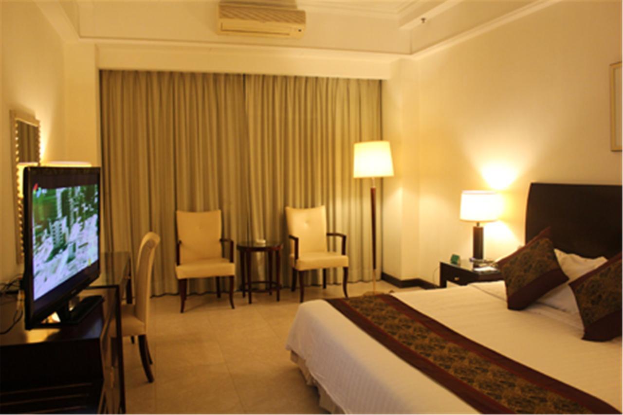 Clifford Golden Lake Hotel Foshan Eksteriør billede