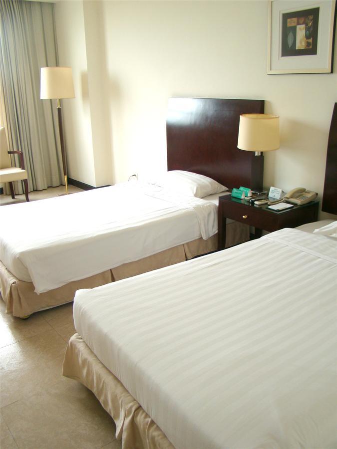 Clifford Golden Lake Hotel Foshan Eksteriør billede