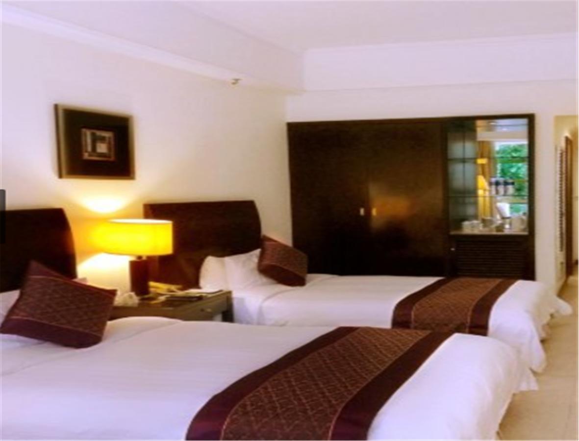 Clifford Golden Lake Hotel Foshan Eksteriør billede