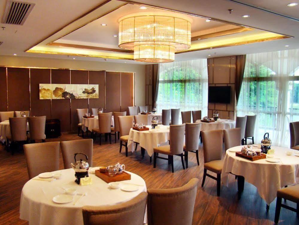 Clifford Golden Lake Hotel Foshan Eksteriør billede