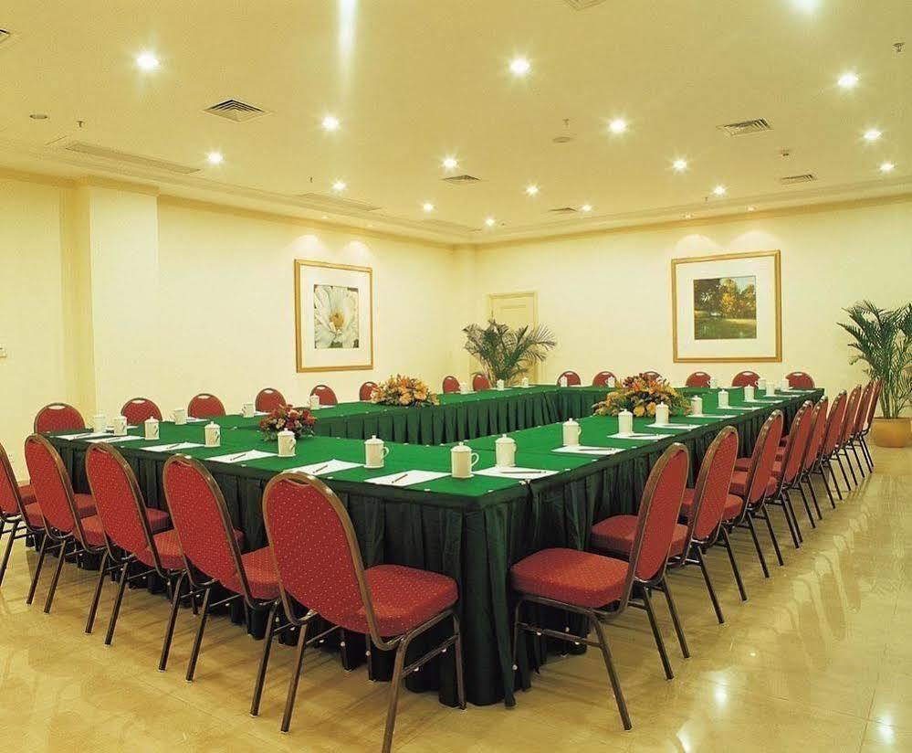 Clifford Golden Lake Hotel Foshan Eksteriør billede