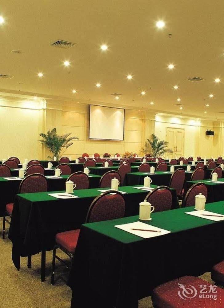 Clifford Golden Lake Hotel Foshan Eksteriør billede