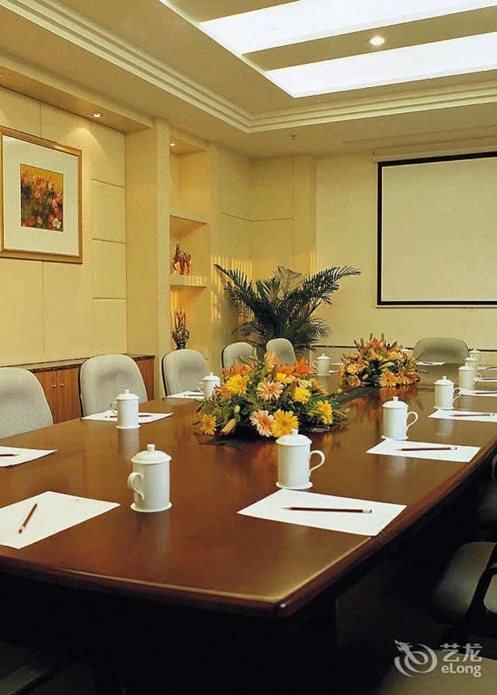 Clifford Golden Lake Hotel Foshan Eksteriør billede