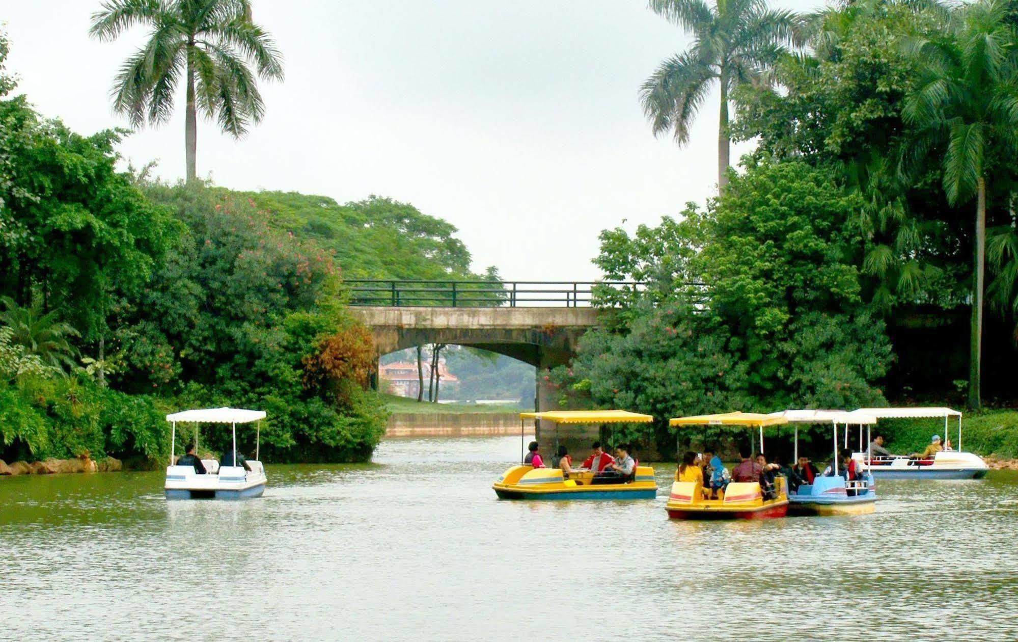 Clifford Golden Lake Hotel Foshan Eksteriør billede